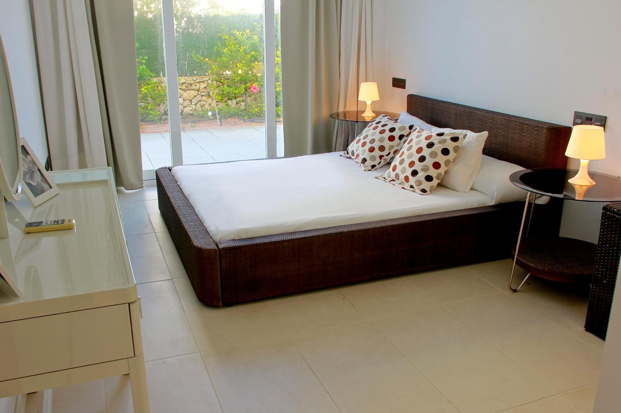 V196 Villa Brisa By Menorcarentals Villas Son Bou Buitenkant foto